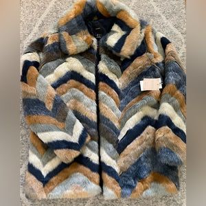 Forever 21 SIZE Large
Women's Blue Chevron-pattern Faux Fur Coat